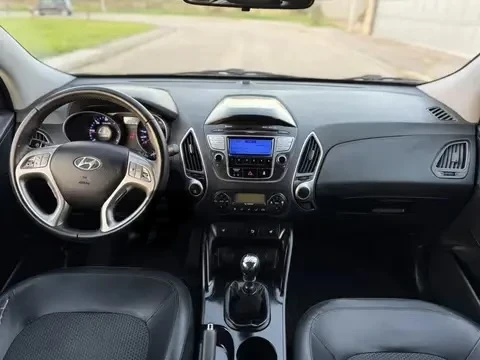 Hyundai IX35 Tucson 1.7 116, снимка 5 - Автомобили и джипове - 52957521