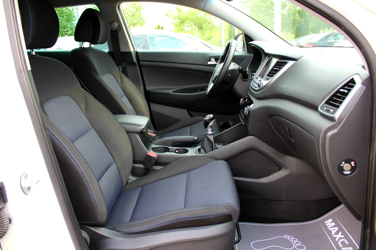 Hyundai Tucson 1.7CRDi СОБСТВЕН ЛИЗИНГ/KEYLESS GO/ЕВРО 6В | Mobile.bg — изображение 13