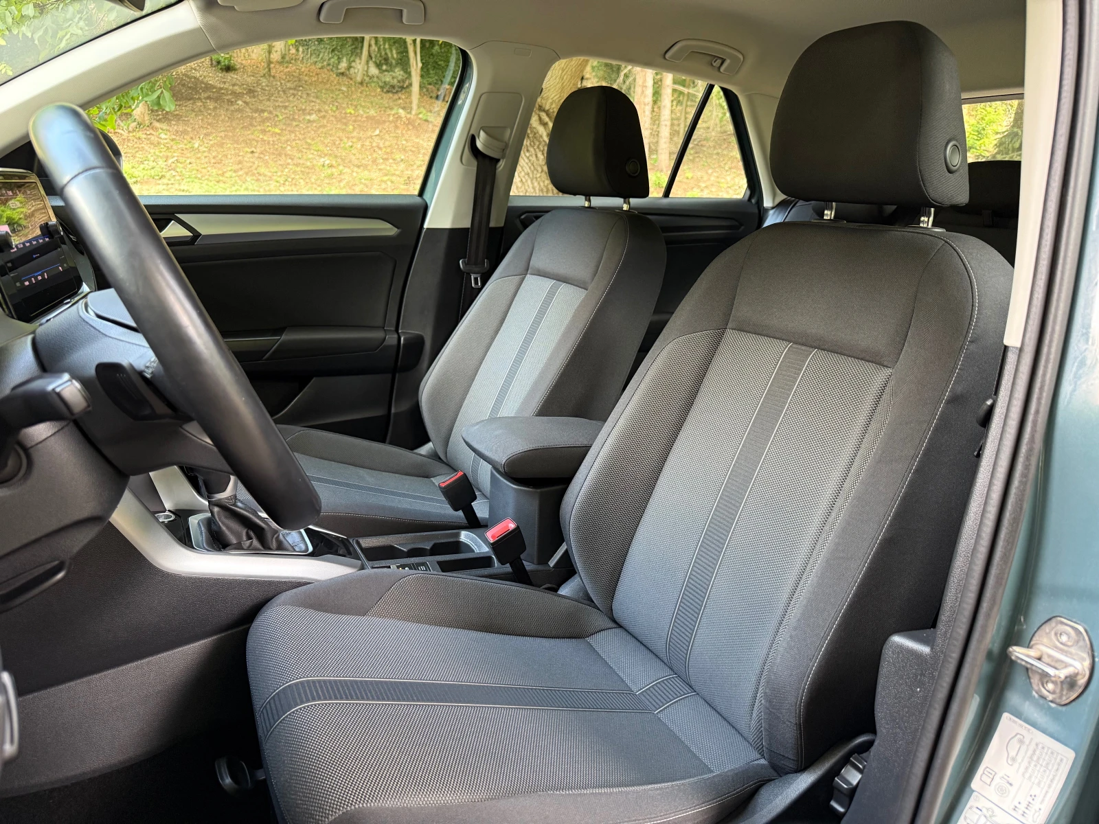 VW T-Roc  1.5 TSI* FACE* DSG* DIGITAL* DIST* ASIST* CARPLAY - изображение 9