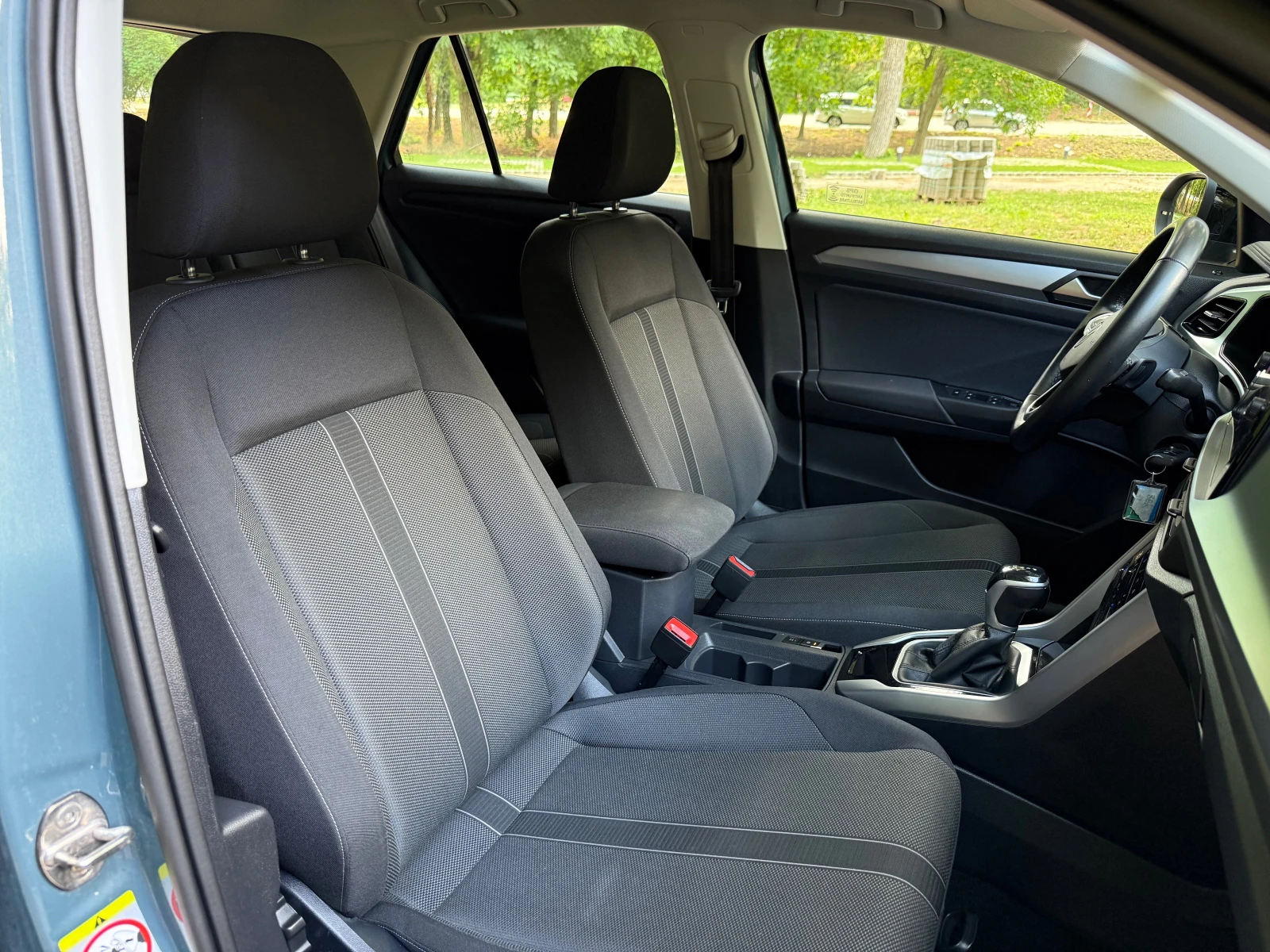 VW T-Roc  1.5 TSI* FACE* DSG* DIGITAL* DIST* ASIST* CARPLAY - изображение 10