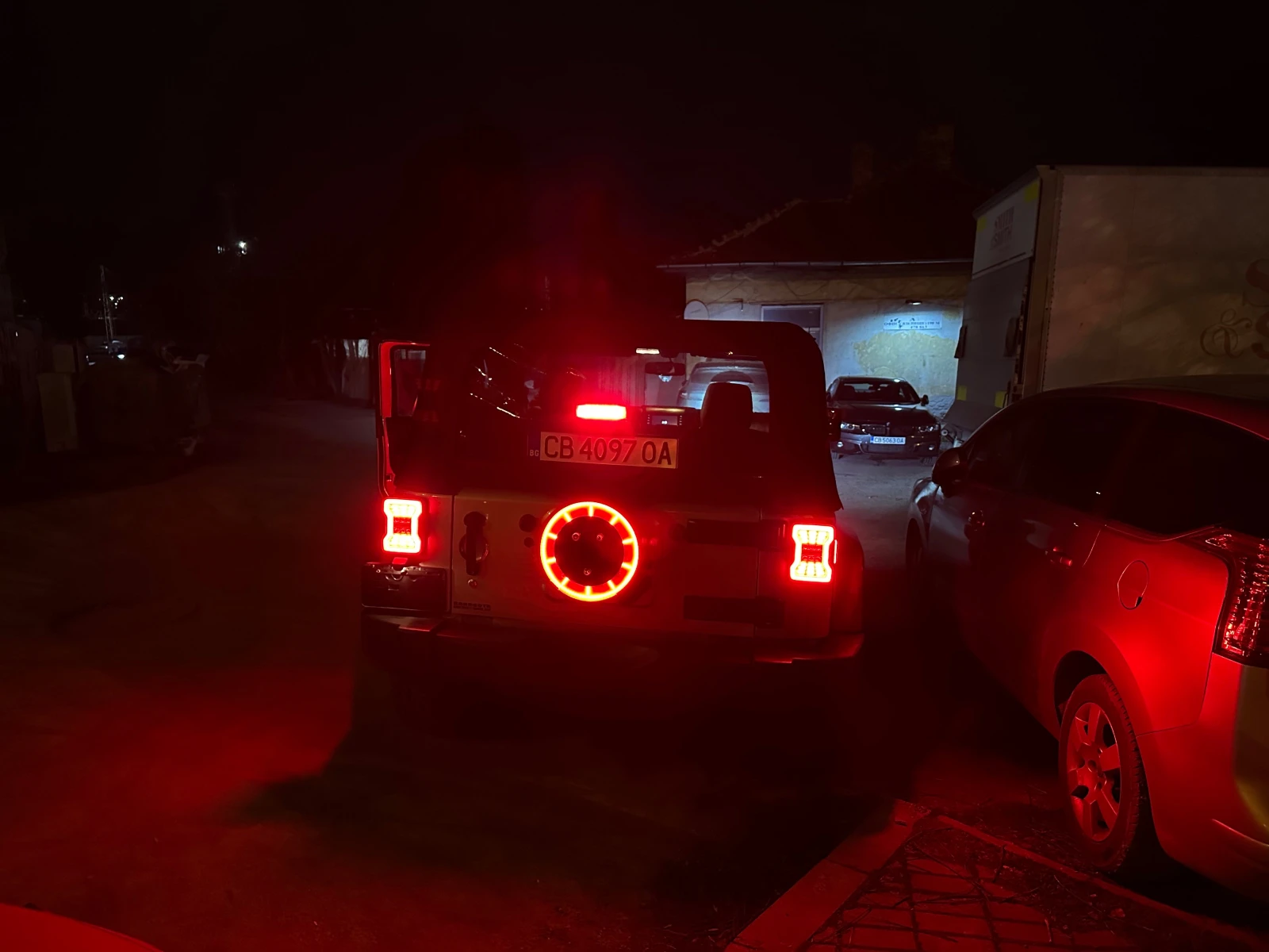 Jeep Wrangler Sport Utility , снимка 15 - Автомобили и джипове - 54087217