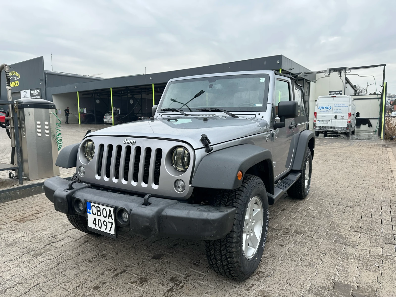 Jeep Wrangler Sport Utility , снимка 11 - Автомобили и джипове - 54087217