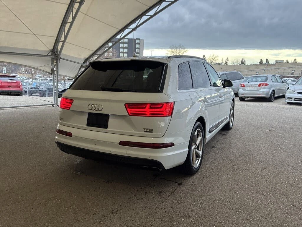 Audi Q7 3.0 TFSI* quattro* Technik* АвтоКредит* (ЦЕНА ДО Б, снимка 5 - Автомобили и джипове - 54001338