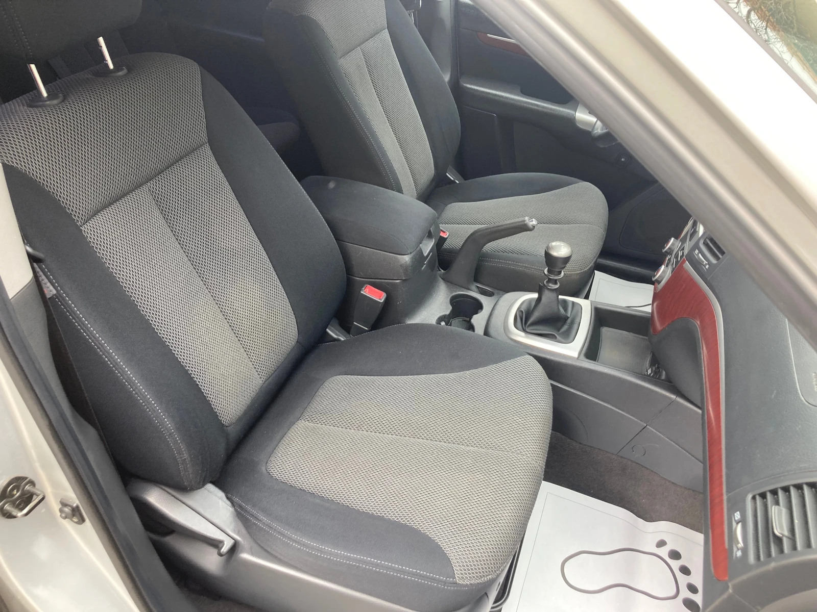 Hyundai Santa fe 2.7 ЧИСТО НОВ-113360хил.км. ГАЗ+ БЕНЗИН 4?4, снимка 14 - Автомобили и джипове - 54051334