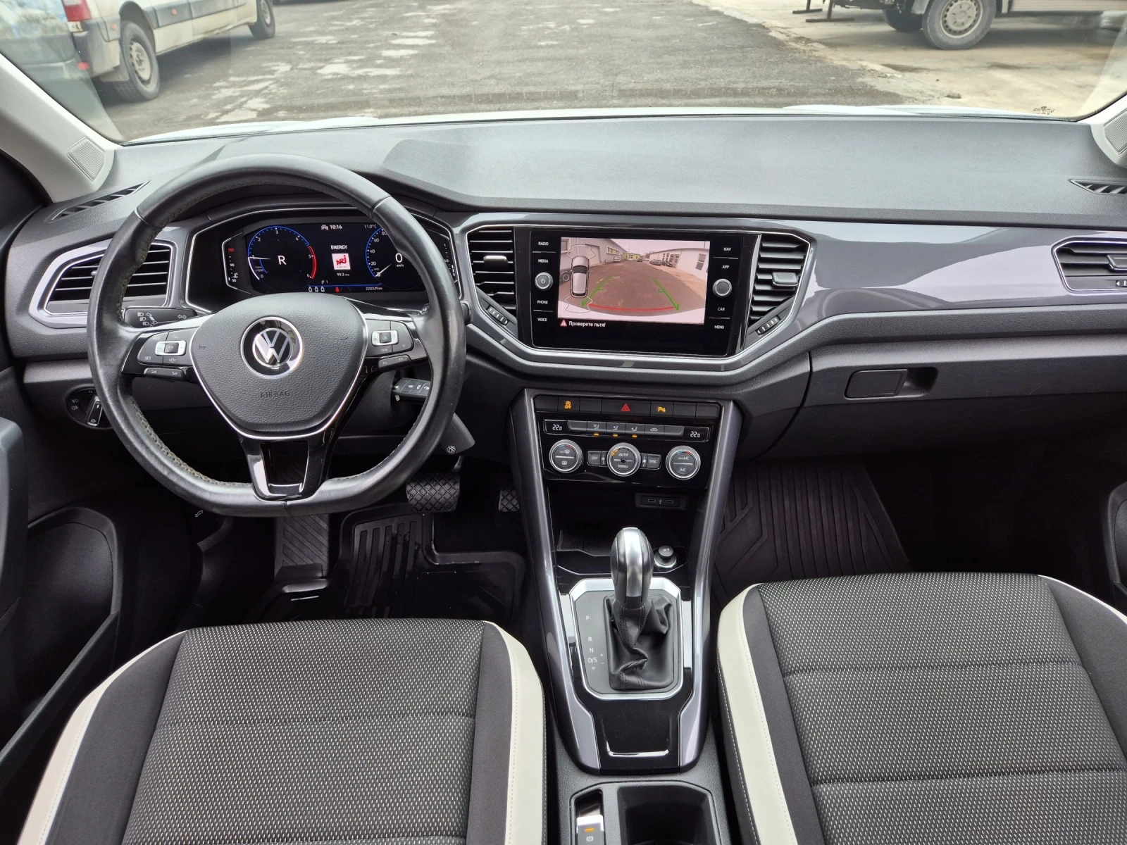 VW T-Roc 2.0TDI Style Digital Matrix Distr Камера , снимка 9 - Автомобили и джипове - 54074100