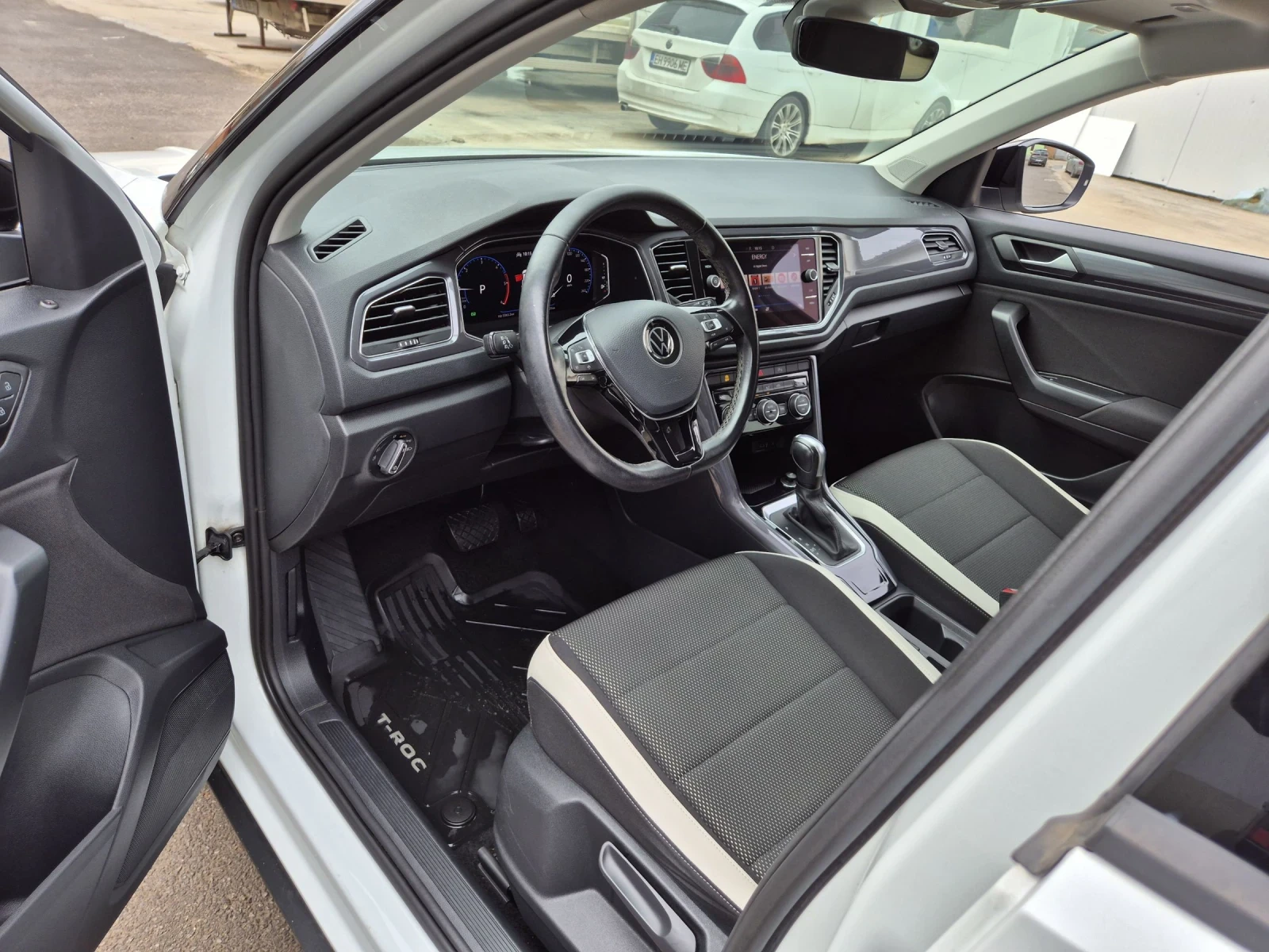 VW T-Roc 2.0TDI Style Digital Matrix Distr Камера , снимка 12 - Автомобили и джипове - 54074100