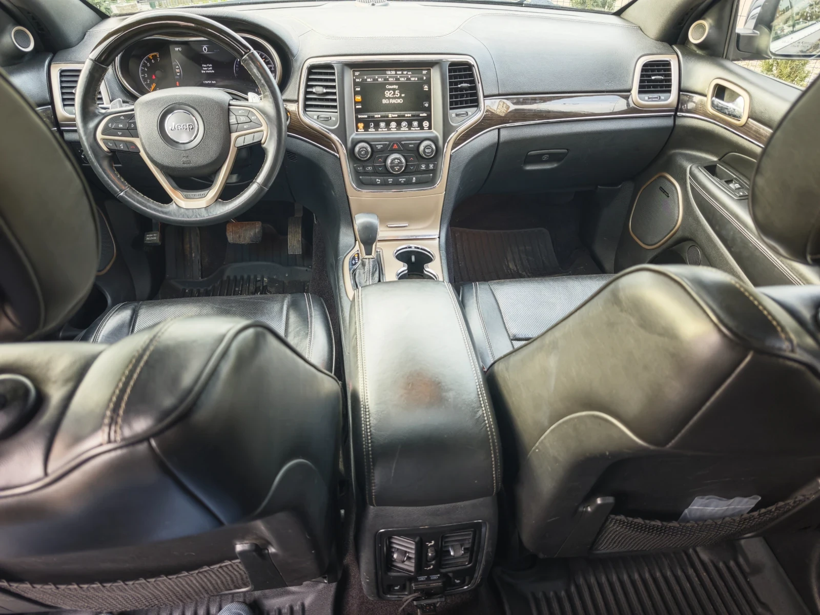 Jeep Grand cherokee 5.7 Overland, снимка 8 - Автомобили и джипове - 54206921