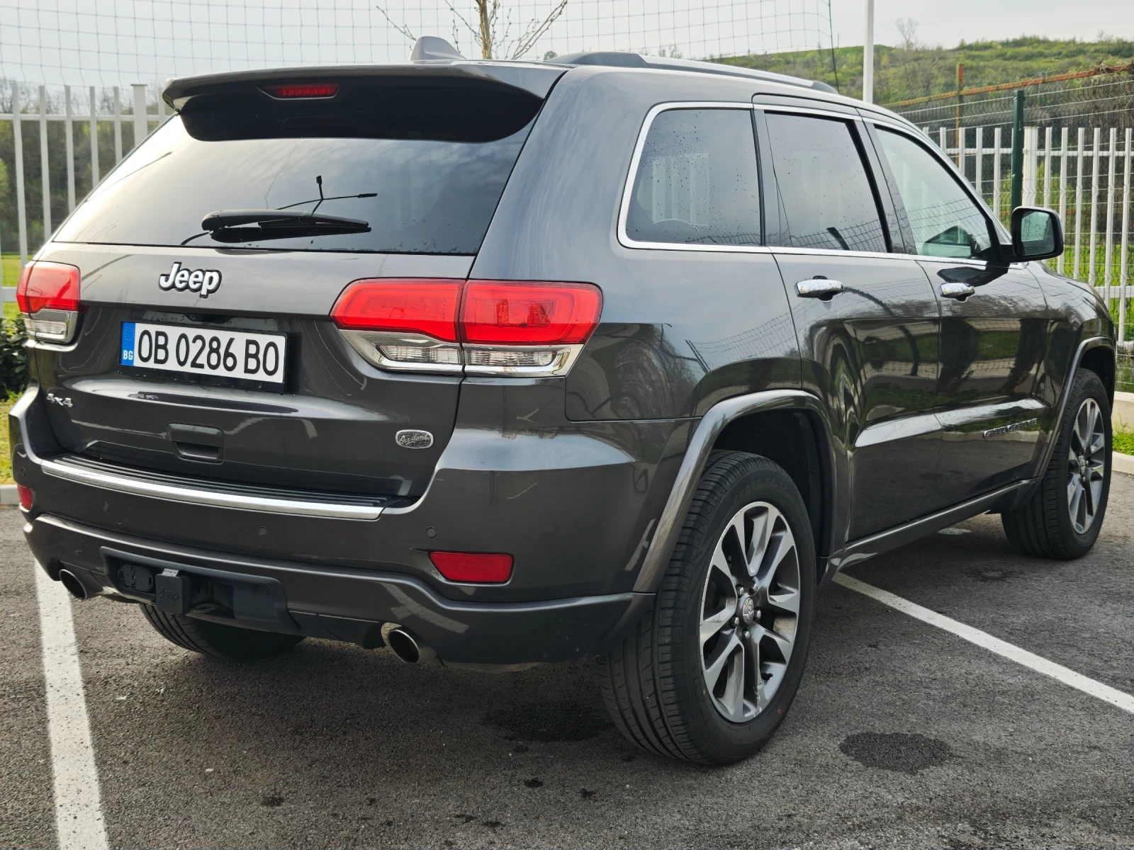 Jeep Grand cherokee 5.7 Overland, снимка 4 - Автомобили и джипове - 54206921