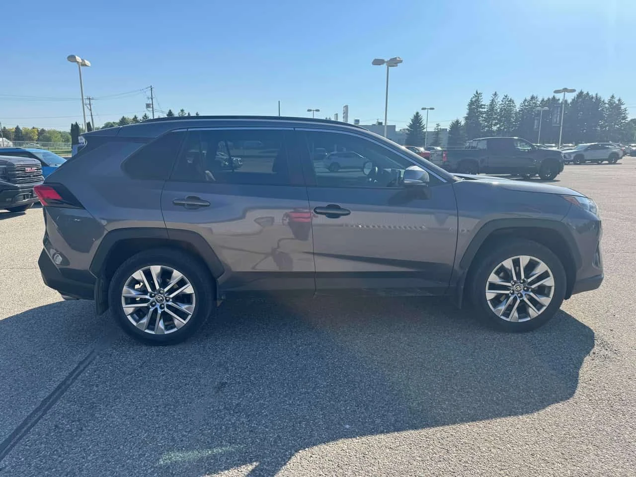 Toyota Rav4 * XLE * CARFAX * ПОДРЕВИ * ПАНО * 2 КЛЮЧА, снимка 3 - Автомобили и джипове - 54774981