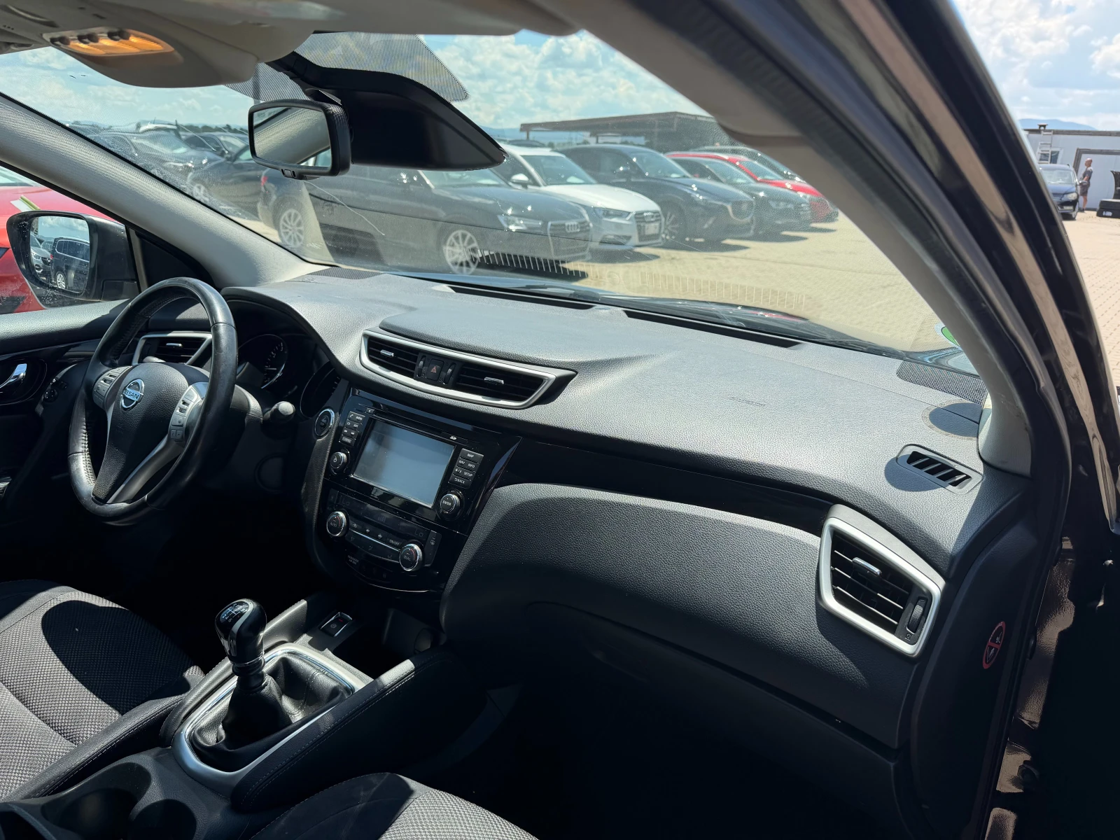 Nissan Qashqai 1.2i NAVI/KAMERA/PANORAMA EURO 5, снимка 10 - Автомобили и джипове - 54836042