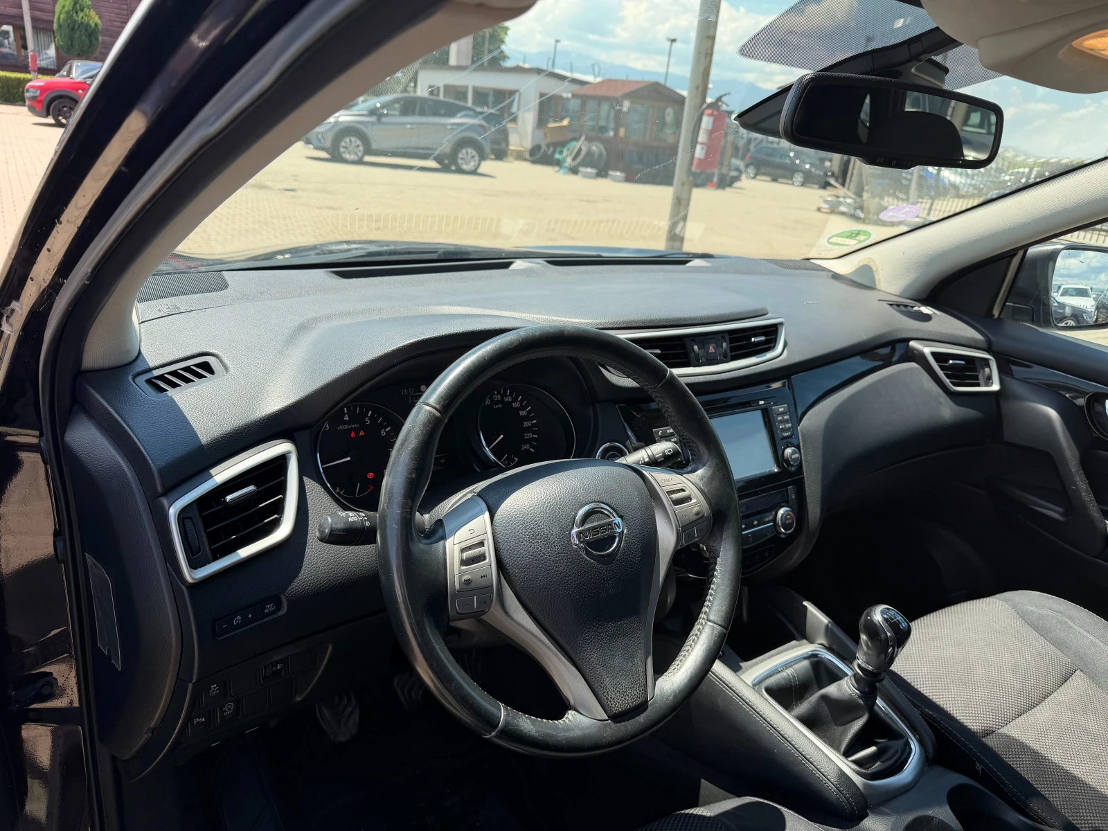 Nissan Qashqai 1.2i NAVI/KAMERA/PANORAMA EURO 5, снимка 11 - Автомобили и джипове - 54836042