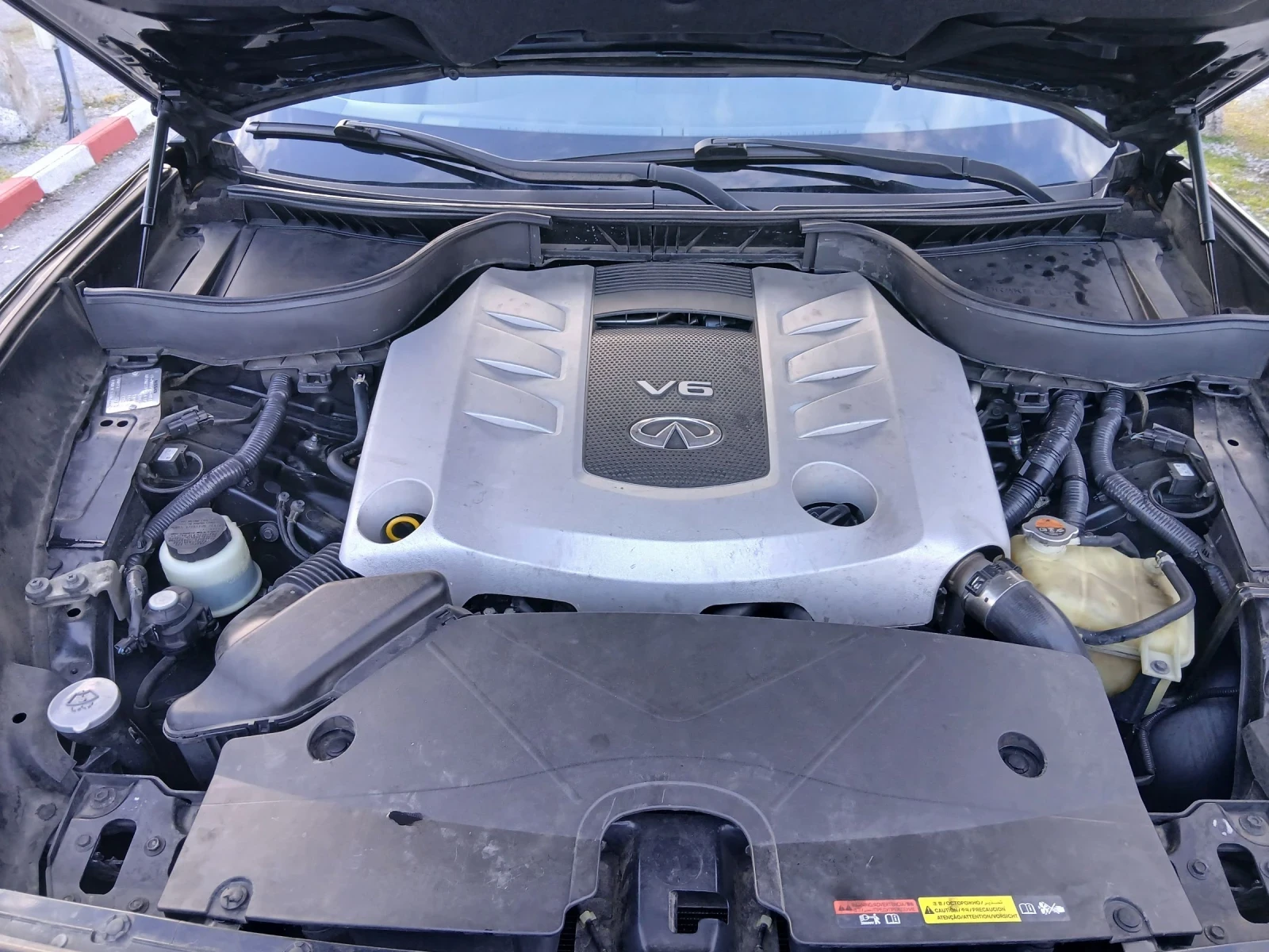 Infiniti QX70 3.0 d 4x4, снимка 15 - Автомобили и джипове - 55425642