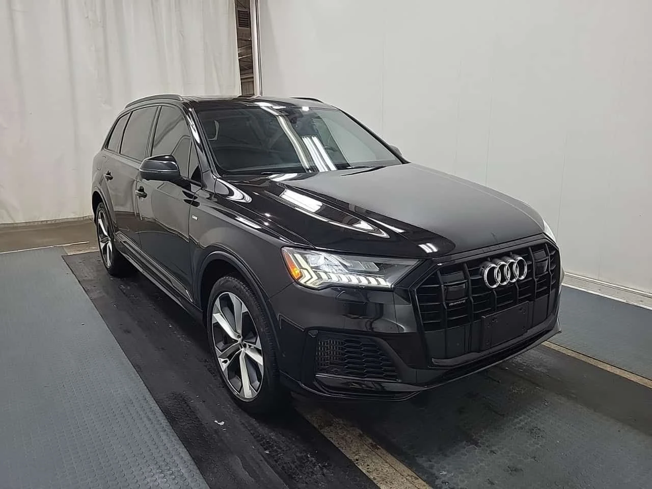 Audi Q7 * PROGRESSIV * CARFAX * , снимка 2 - Автомобили и джипове - 55583710