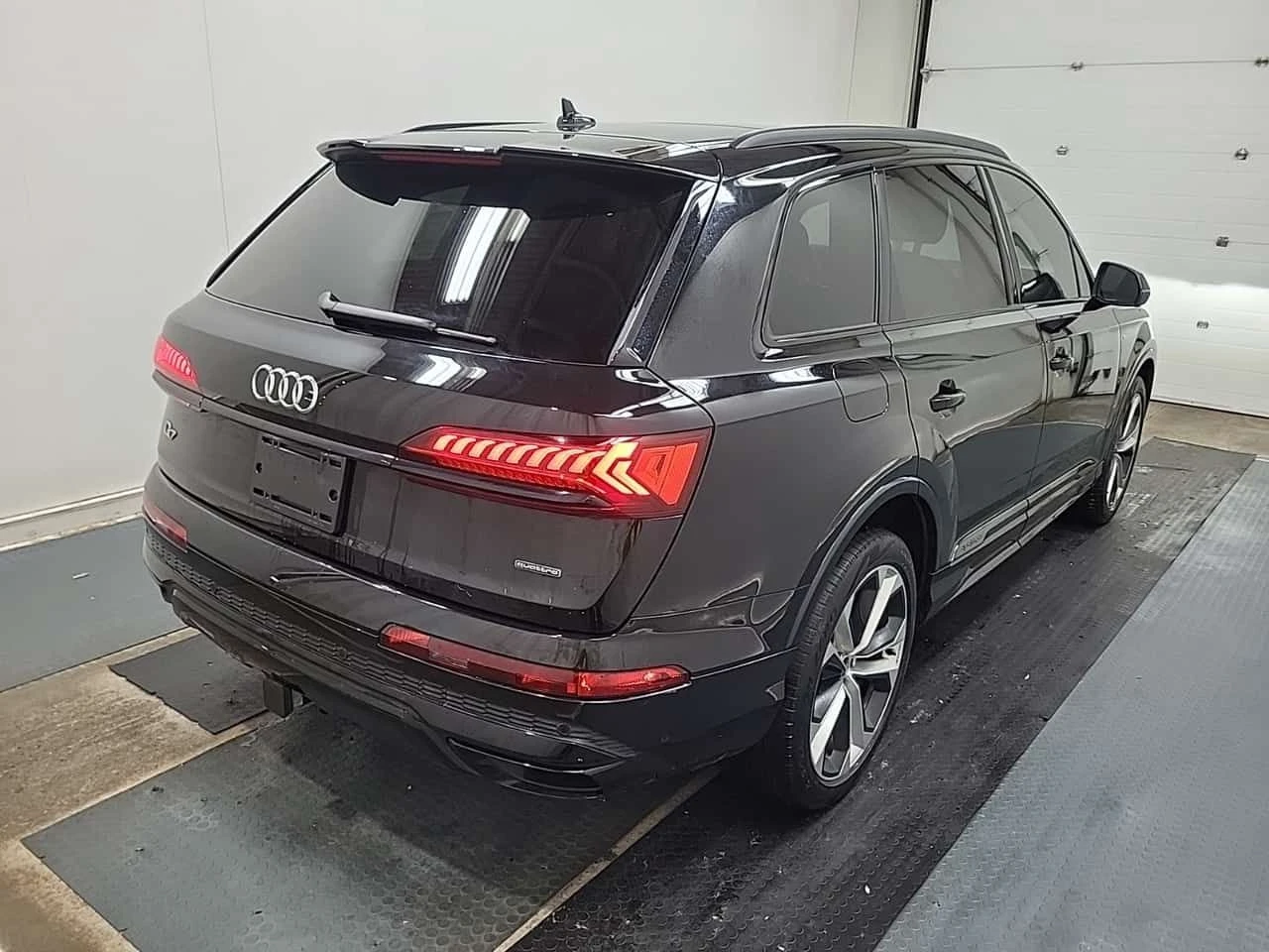 Audi Q7 * PROGRESSIV * CARFAX * , снимка 3 - Автомобили и джипове - 55583710