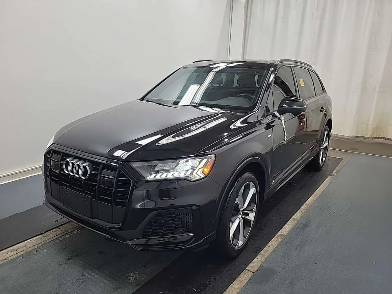 Audi Q7 * PROGRESSIV * CARFAX * 