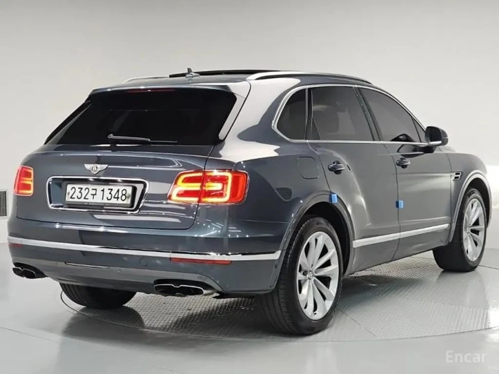 Bentley Bentayga 4.0 V8 , снимка 4 - Автомобили и джипове - 55879599