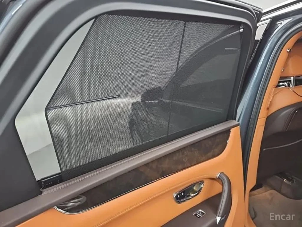 Bentley Bentayga 4.0 V8 , снимка 14 - Автомобили и джипове - 55879599