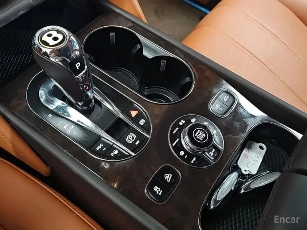 Bentley Bentayga 4.0 V8 , снимка 8 - Автомобили и джипове - 55879599