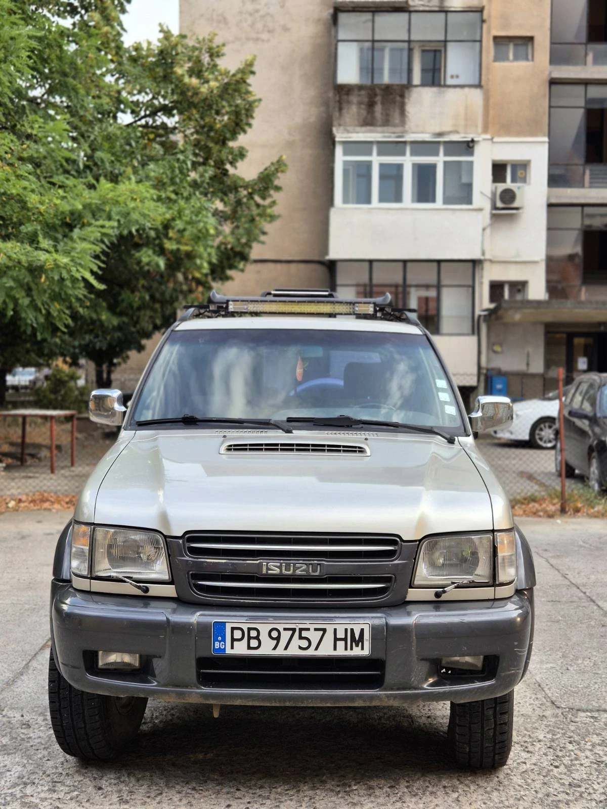 Isuzu Trooper, снимка 4 - Автомобили и джипове - 55929088