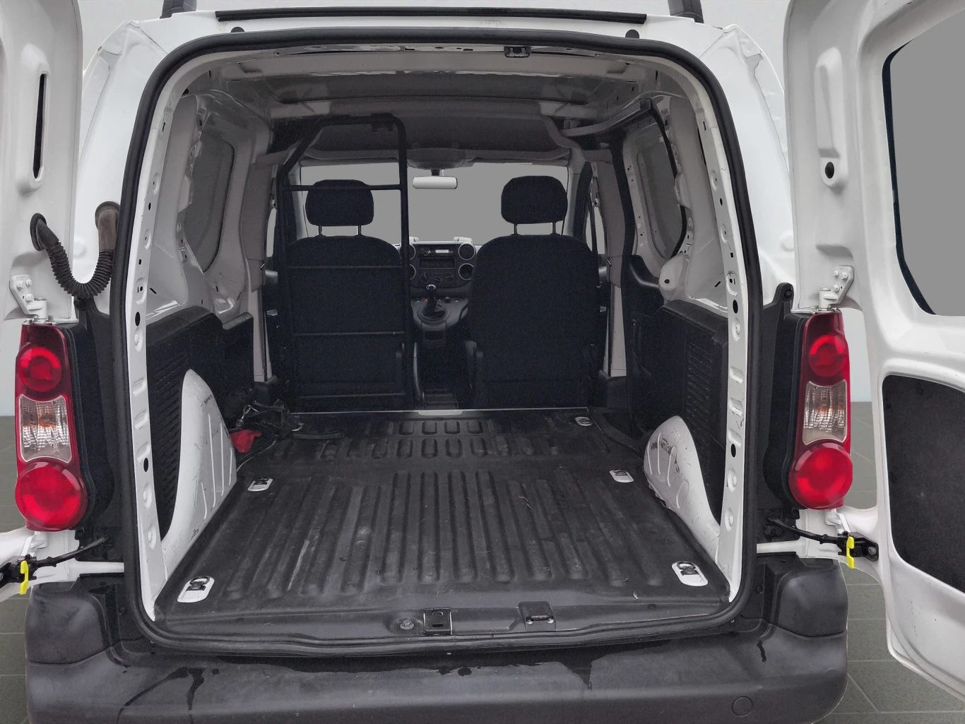 Citroen Berlingo 1.6 HDi 75 BVM5 E6//1807R16, снимка 13 - Бусове и автобуси - 56735958