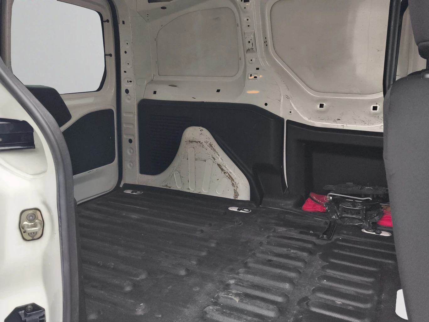 Citroen Berlingo 1.6 HDi 75 BVM5 E6//1807R16, снимка 11 - Бусове и автобуси - 56735958