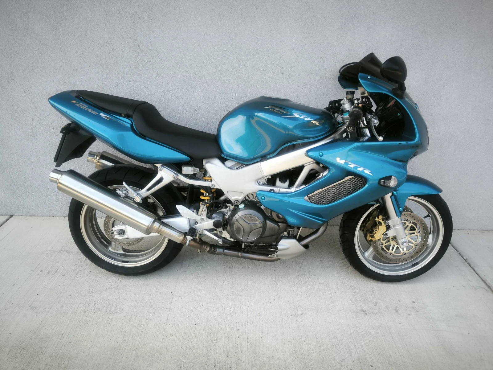 Honda Vtr 1000 FireStorm, 2000 година , снимка 1
