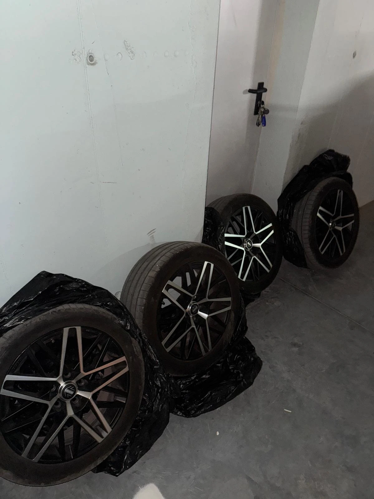    235/45R17 | Mobile.bg   2