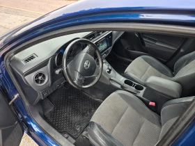 Toyota Auris 1.8 HYBRID, снимка 11
