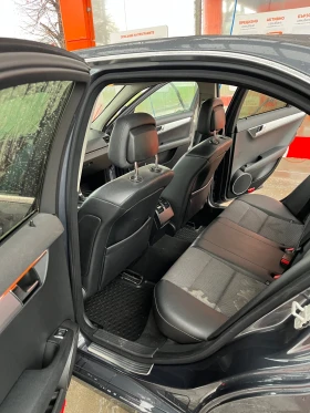 Mercedes-Benz C 320, снимка 8