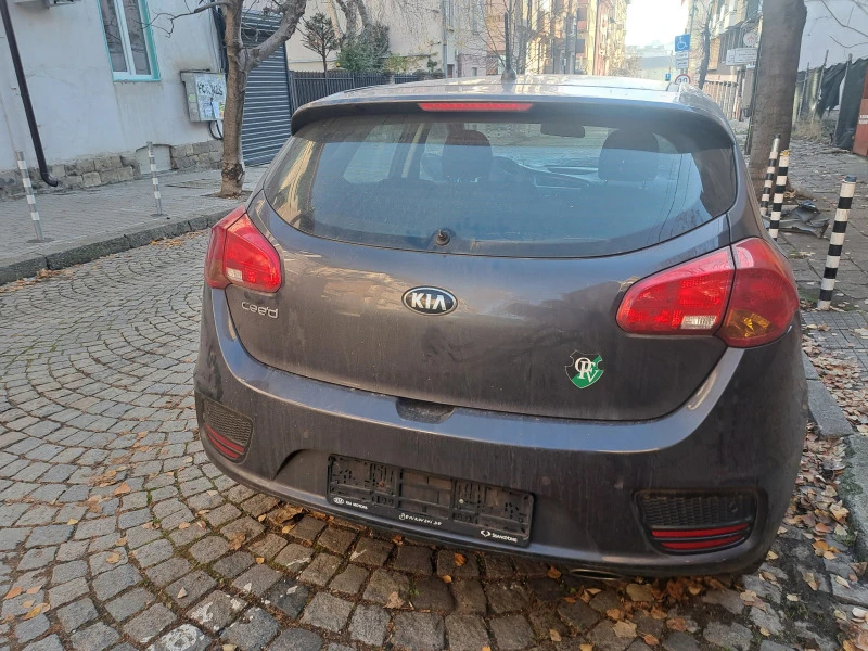 Kia Ceed 1.4 benzin kombi и хечбег, снимка 4 - Автомобили и джипове - 36205162