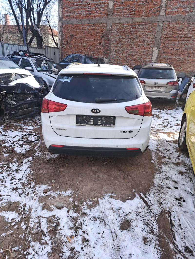 Kia Ceed 1.4 benzin kombi и хечбег, снимка 7 - Автомобили и джипове - 36205162