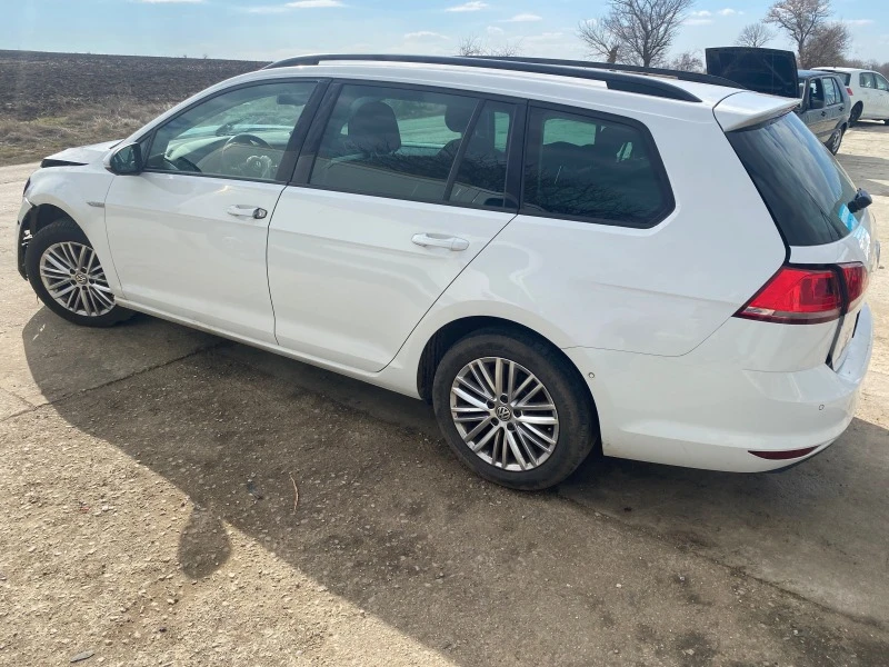 VW Golf 1.6 TDI, снимка 4 - Автомобили и джипове - 39783645