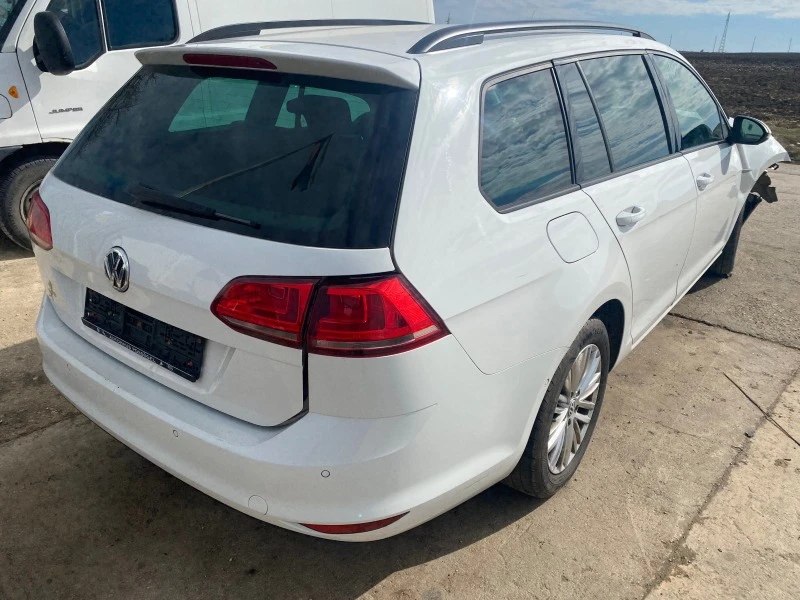 VW Golf 1.6 TDI, снимка 6 - Автомобили и джипове - 39783645