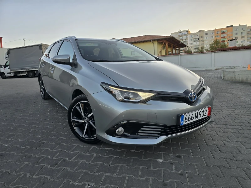 Toyota Auris Hybrid Facelift, снимка 2 - Автомобили и джипове - 47869260