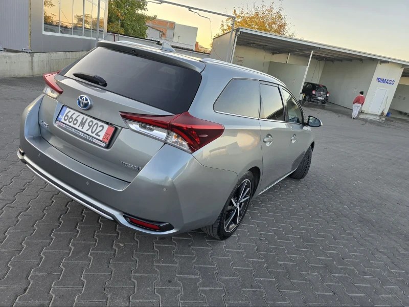 Toyota Auris Hybrid Facelift, снимка 5 - Автомобили и джипове - 47869260