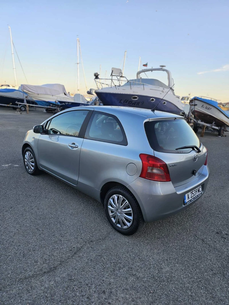 Toyota Yaris 1.0, снимка 3 - Автомобили и джипове - 48807360