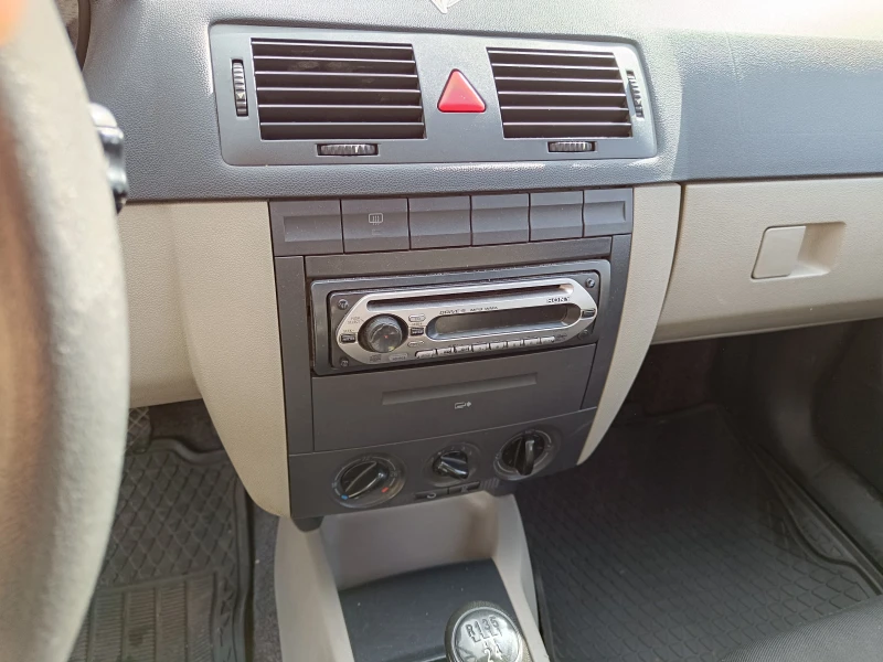 Skoda Fabia Tdi, снимка 5 - Автомобили и джипове - 52132049