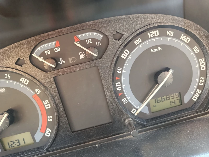 Skoda Fabia Tdi, снимка 6 - Автомобили и джипове - 52132049