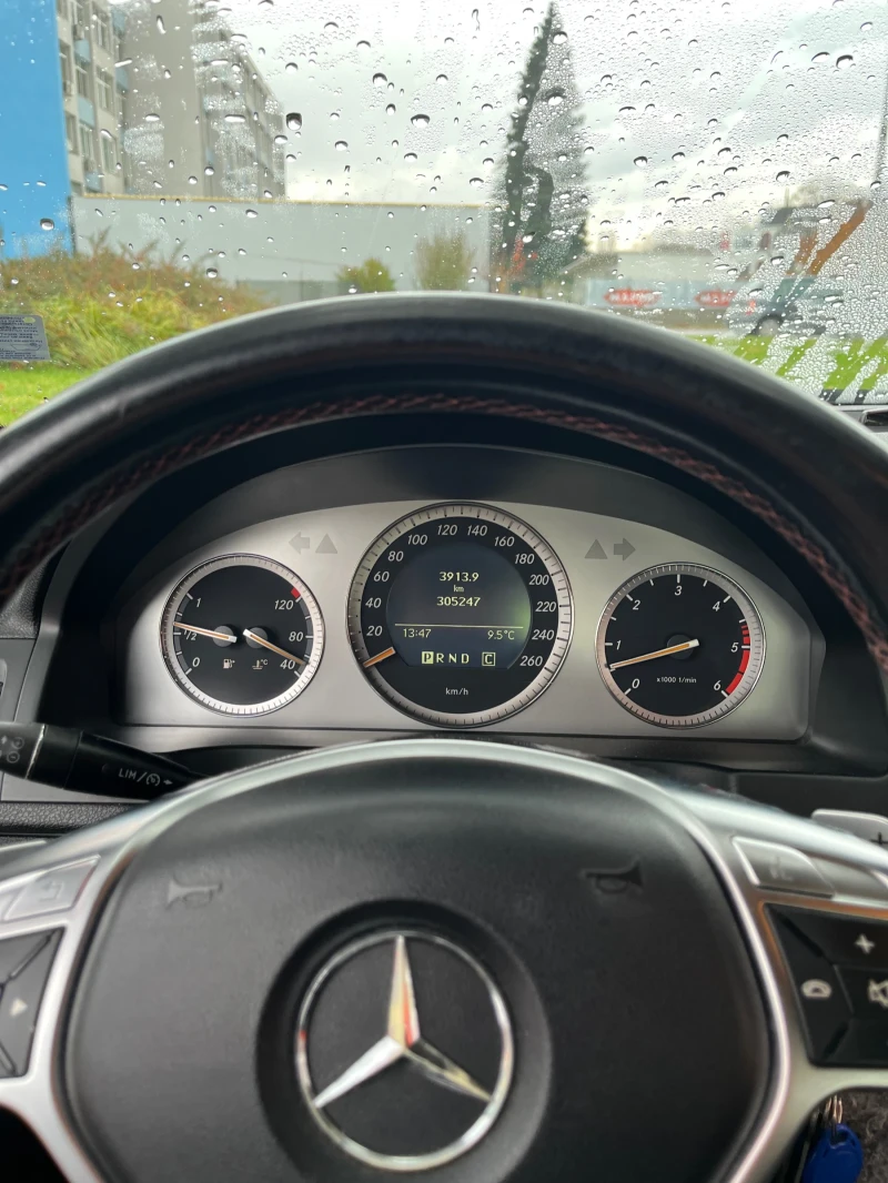 Mercedes-Benz C 320, снимка 11 - Автомобили и джипове - 52472317