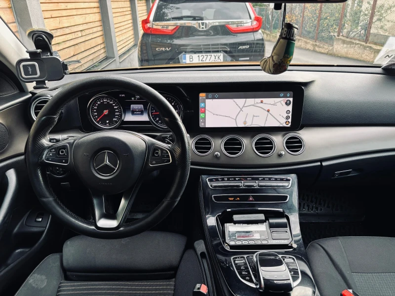 Mercedes-Benz E 220, снимка 10 - Автомобили и джипове - 52495134