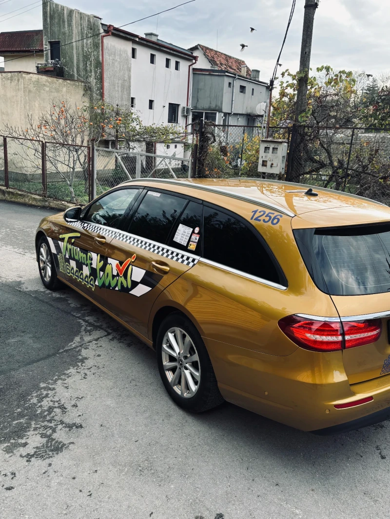 Mercedes-Benz E 220, снимка 5 - Автомобили и джипове - 52495134