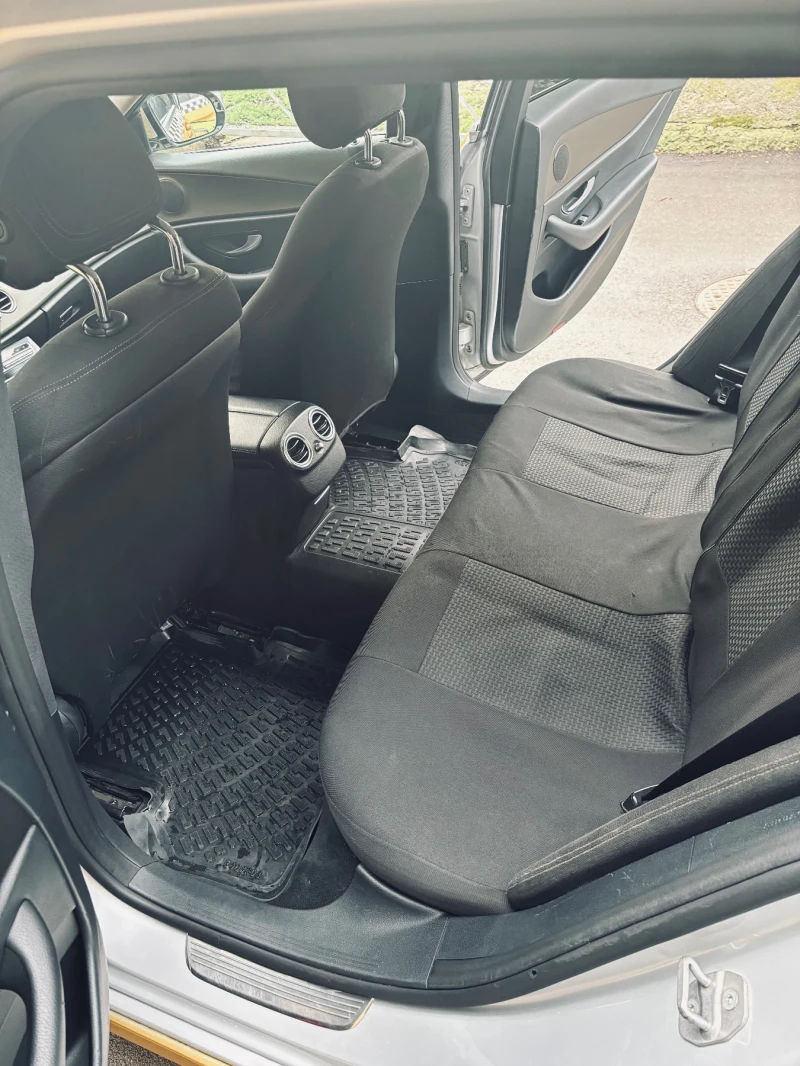 Mercedes-Benz E 220, снимка 9 - Автомобили и джипове - 52495134