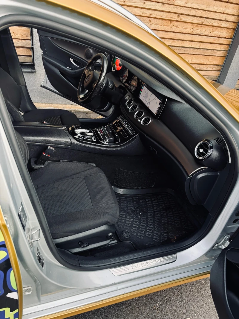 Mercedes-Benz E 220, снимка 7 - Автомобили и джипове - 52495134