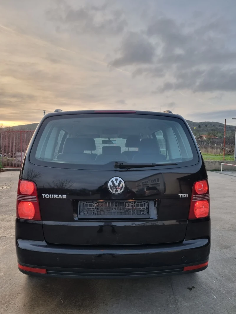 VW Touran 1.9tdi 105коня, снимка 8 - Автомобили и джипове - 52656682