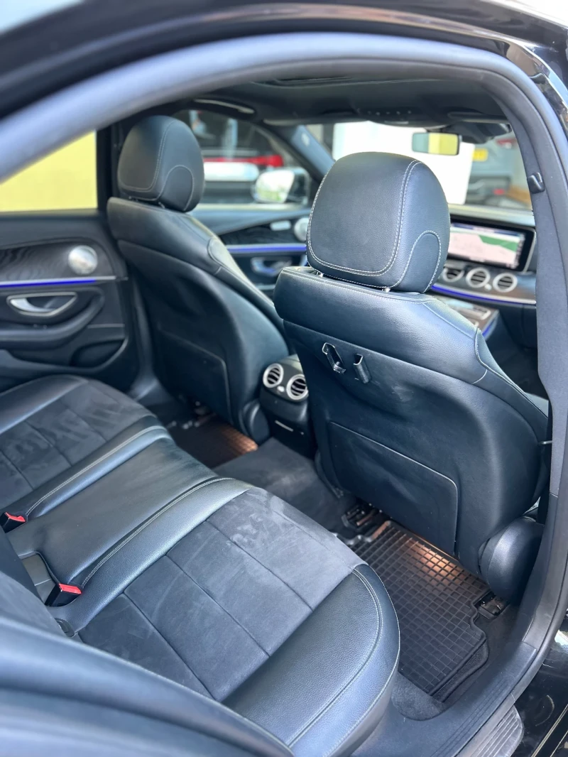 Mercedes-Benz E 220 E220/AMG/LINE, снимка 9 - Автомобили и джипове - 52788781