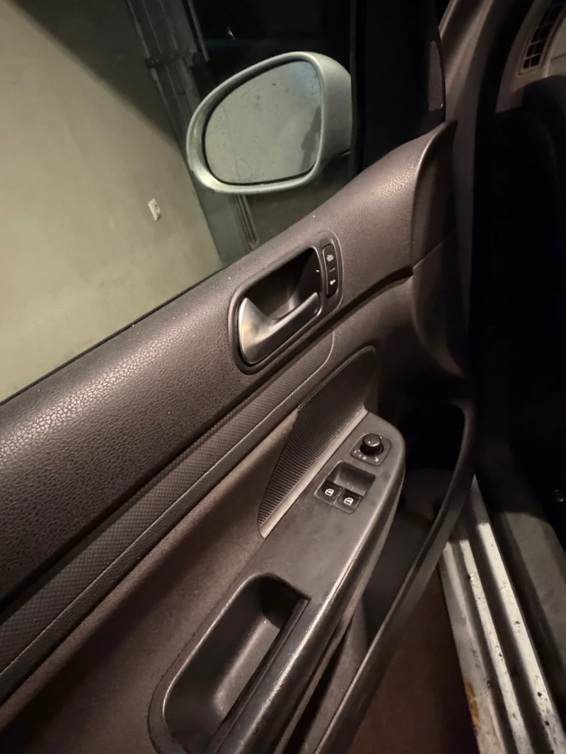 VW Golf 1.4 КЛИМА , снимка 12 - Автомобили и джипове - 52888357