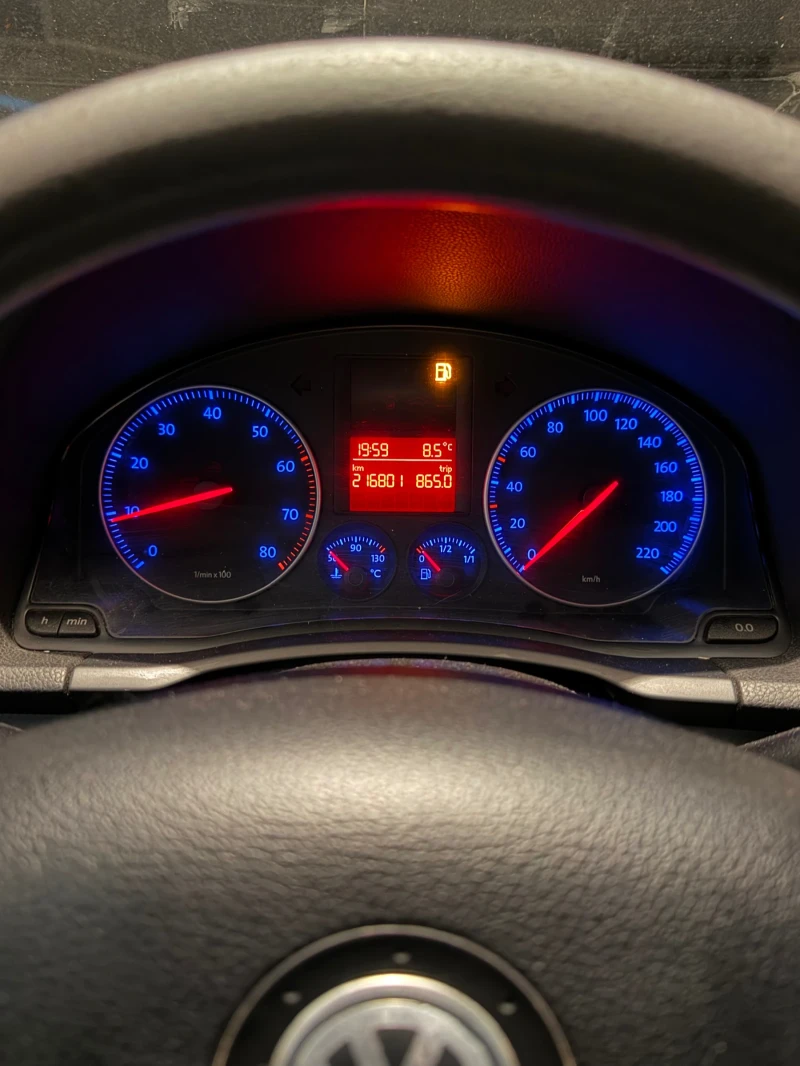 VW Golf 1.4 КЛИМА , снимка 10 - Автомобили и джипове - 52888357