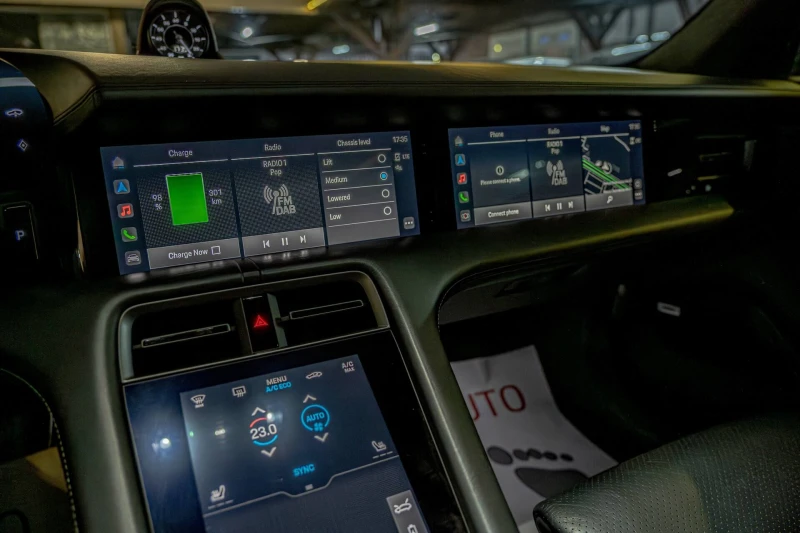 Porsche Taycan Turbo S/PDCC Sport/PCCB/PDLS+ /Carbon/PASM/, снимка 9 - Автомобили и джипове - 53103294