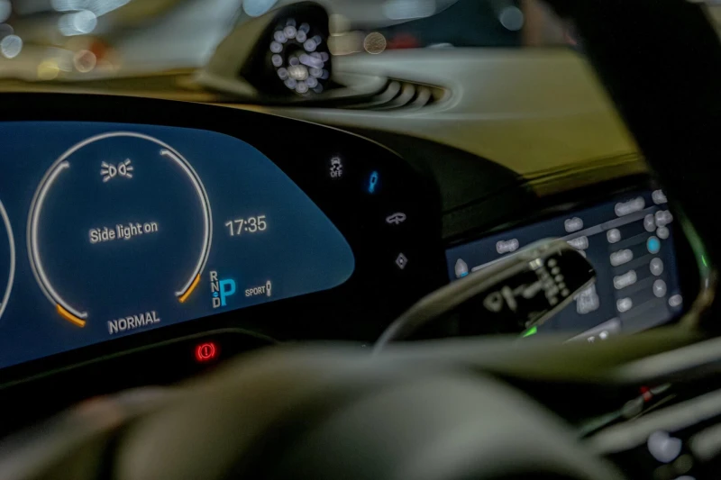 Porsche Taycan Turbo S/PDCC Sport/PCCB/PDLS+ /Carbon/PASM/, снимка 8 - Автомобили и джипове - 53103294