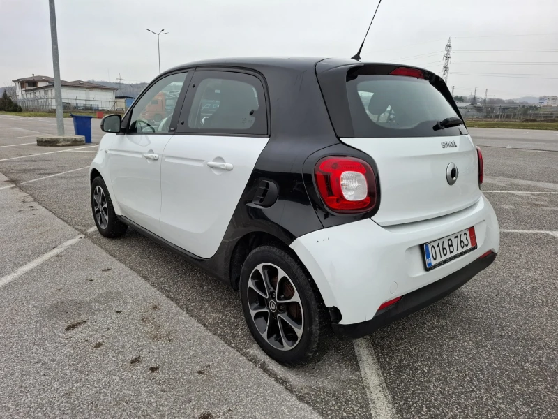 Smart Forfour 1.0* АВТОМАТИК* PANORAMA* 98240к.м.* EURO6, снимка 2 - Автомобили и джипове - 53291113